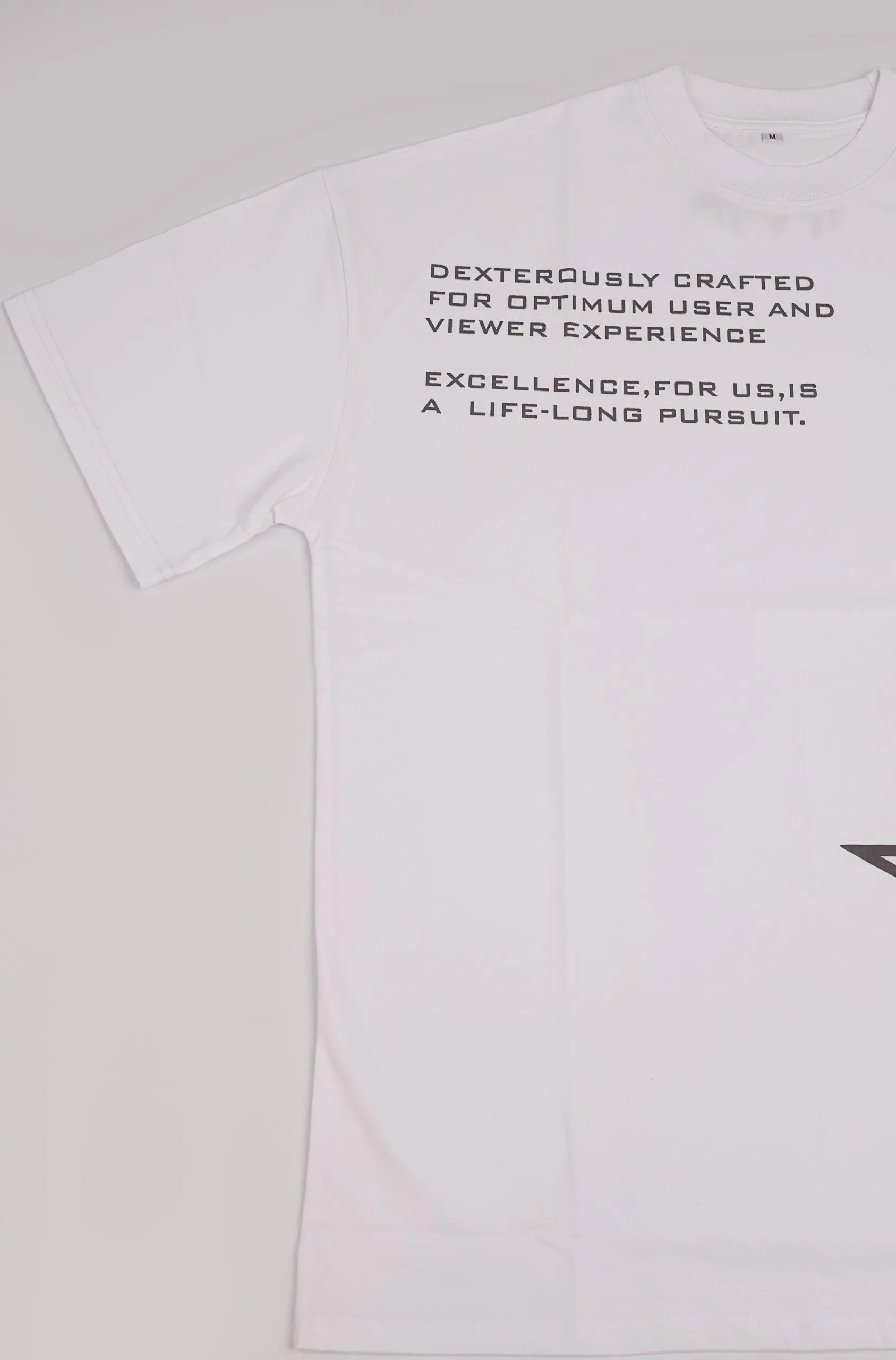 THE STRIKING APPEARANCE WHITE T-SHIRT - Image 2